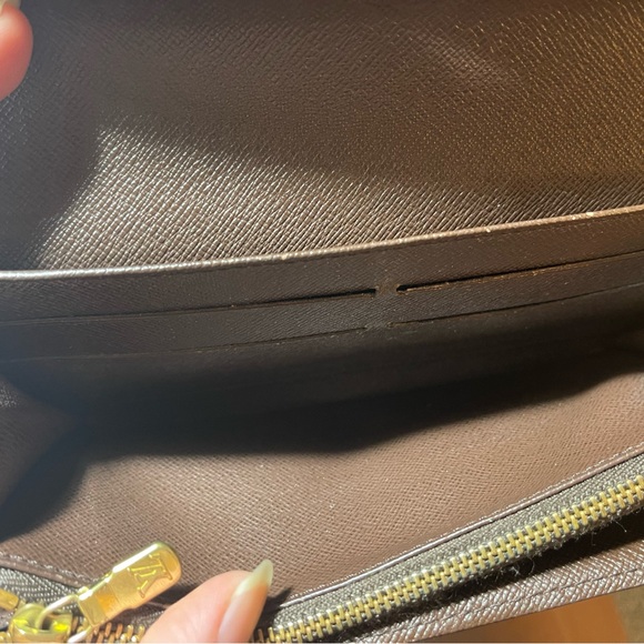 11046 Louis Damier Long Wallet in good condition, Snap not working , needs to be - Picture 9 of 16